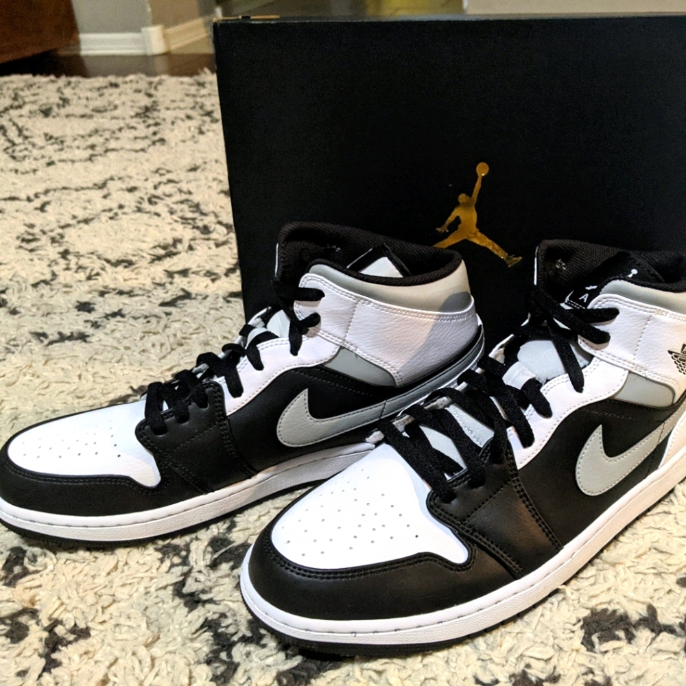Air Jordan 1 Mid White Shadow 554724-073 Black Whi - Picture 6 of 6